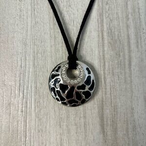 Lia Sophia Spot On Giraffe Medallion Necklace Silver Black Suede Y2K Mob Wife